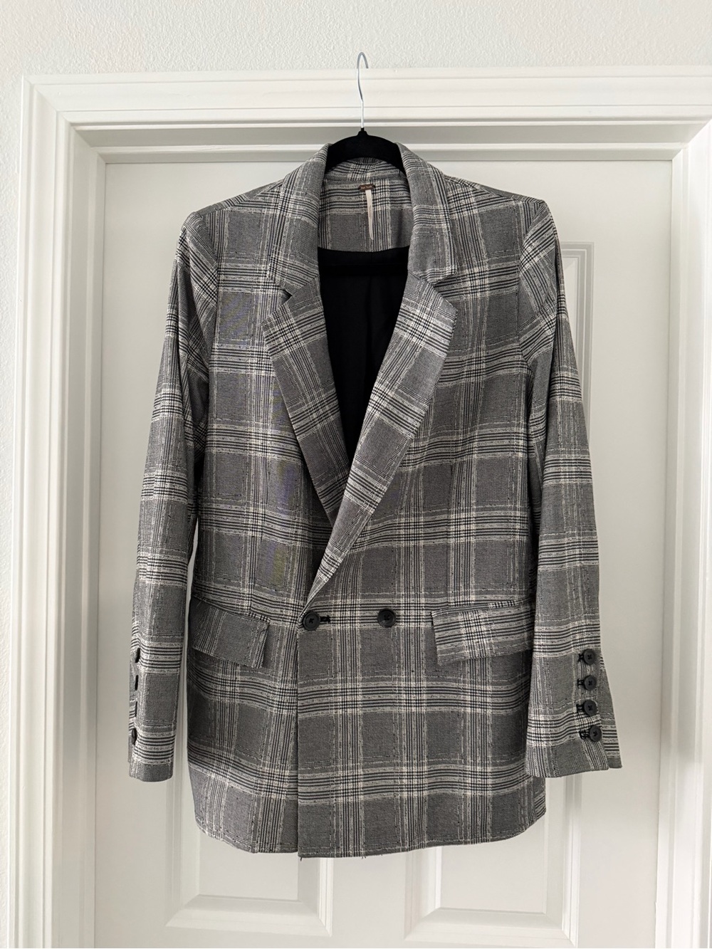 FREE PEOPLE Women’s Sporty
Oversized Blazer